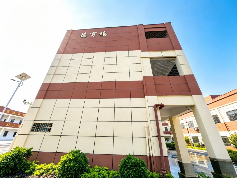 玉林全封闭教育学校怎么选:叛逆孩子管教的关键一步